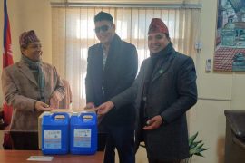 लोमस फर्मास्युटिकल्सद्धारा पशुपति क्षेत्र विकास कोषलाई स्वास्थ्य सूरक्षा सामग्री प्रदान