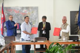 नेपाल वातावरण पत्रकार समूह र काठमाडौं विश्वविद्यालयबीच समझदारी पत्रमा हस्ताक्षर