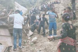 मुगुको यात्रुबाहक बस दुर्घटनामा चालकसहित ३२ जनाको ज्यान गयो
