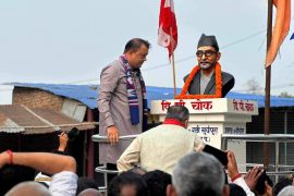 विपीको शालिकमा माल्यार्पण गरेर काँग्रेस महामन्त्री थापाको दोस्रो चरणको संवाद यात्रा सुरु