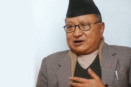 ‘काँग्रेसको अगुवाइमा राजसंस्थासहित सर्वपक्षीय राजनीतिक दलहरू मिलेर संवादबाटै समाधान खोजौं’-कांग्रेस नेता गोपालमान श्रेष्ठ