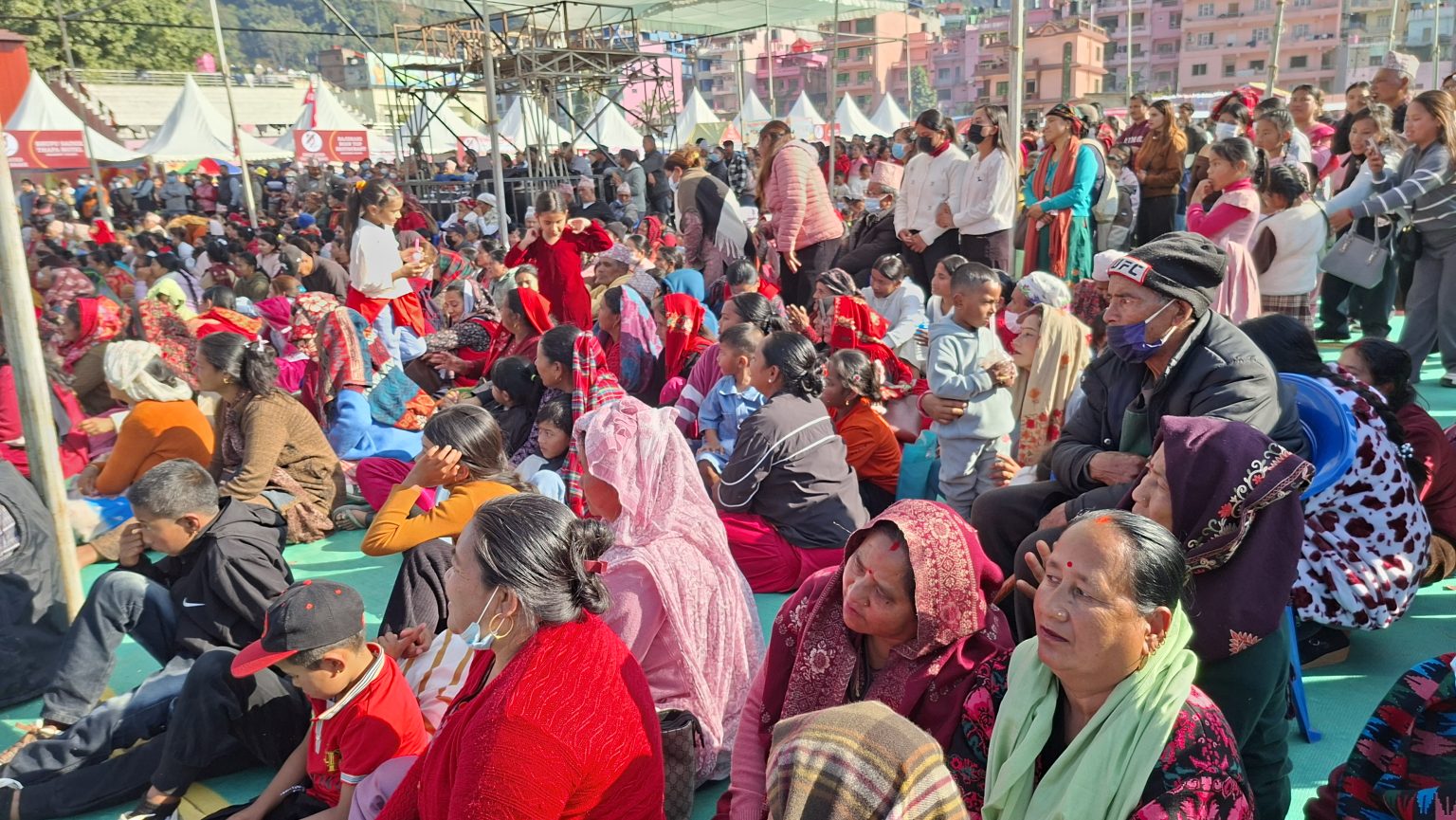 ROCKHEADS को लाइभ कन्सर्टले तातेको वालिङ महोत्सव : तेस्रो दिन दर्शकको अभूतपूर्व भीड