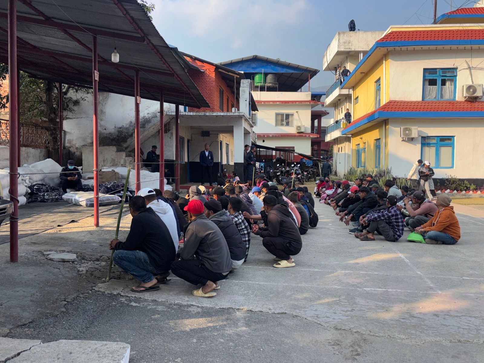  स्याङ्जामा निर्वाचन सुरक्षा कडा पारिदै  कार्यक्षेत्रमा खटिदै निर्वाचन प्रहरी