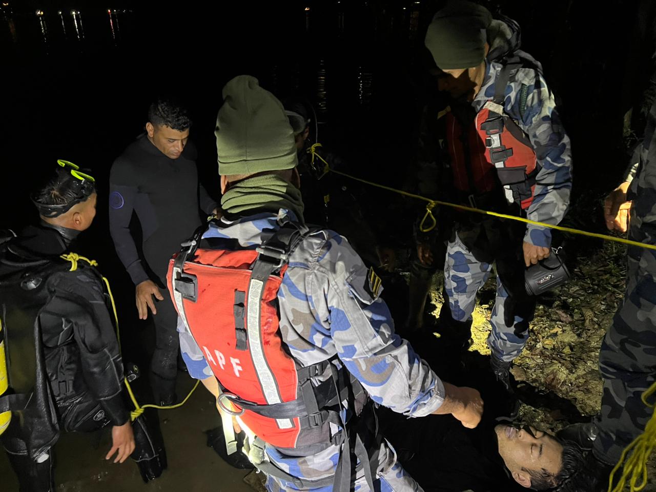 फेवातालमा कार खस्दा युवकको मृत्यु:सशस्त्र प्रहरी बल नं. २४ गण हे.क्वा. कालिका कास्कीको उद्धार