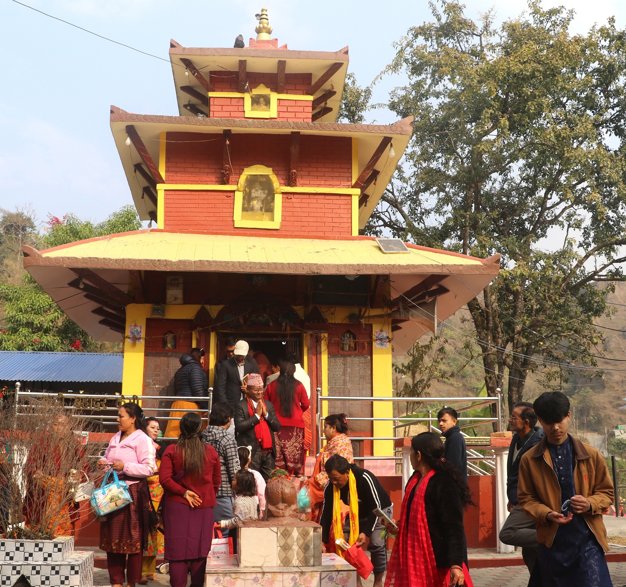  धार्मिक आस्था र विकासको एजेन्डासहित मैदानमा रश्मी आचार्य