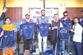 सिर्जना बहिरा विद्यालयका विद्यार्थीलाई एनआईएमबी बैंकको पोशाक सहयोग