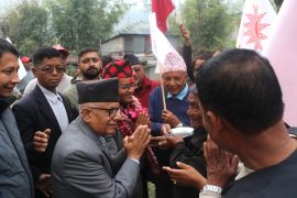 कास्की २ का उम्मेदवार रश्मी आचार्यसँगै ७८ वर्षीय सोमनाथ अधिकारी ‘प्यासी’ पनि घरदैलोमा सक्रिय