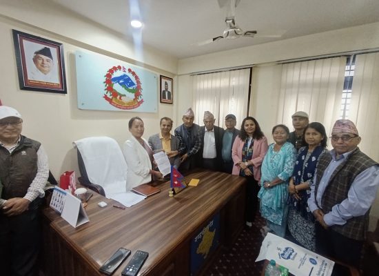 ज्येष्ठ नागरिकका समस्या समाधान गर्न मन्त्री गुरुङलाई ध्यानाकर्षण