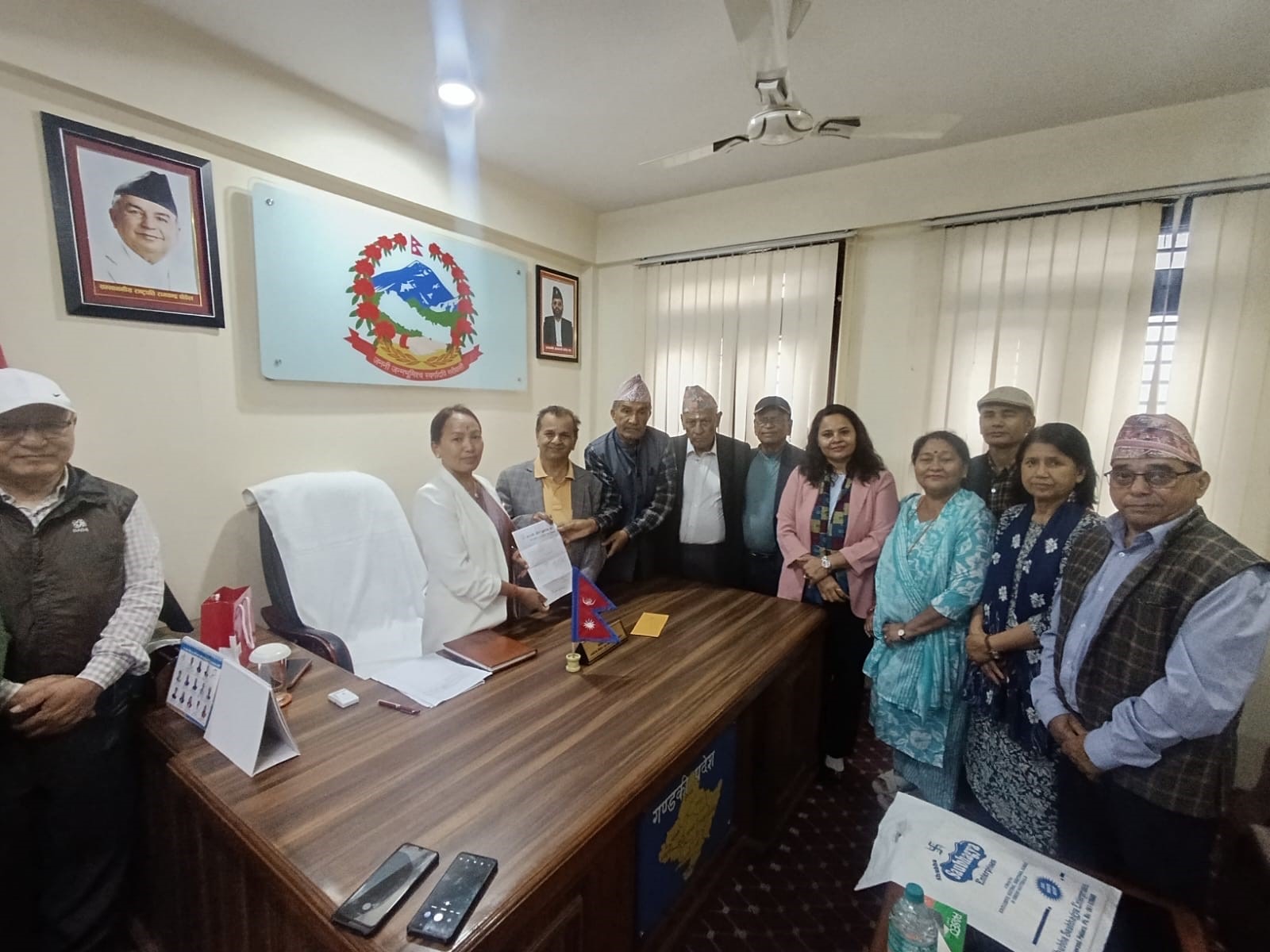  ज्येष्ठ नागरिकका समस्या समाधान गर्न मन्त्री गुरुङलाई ध्यानाकर्षण