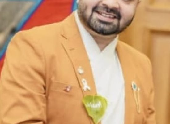 डाक्टर रमिल अधिकारीलाई सगरमाथा म्युजिक अवार्ड