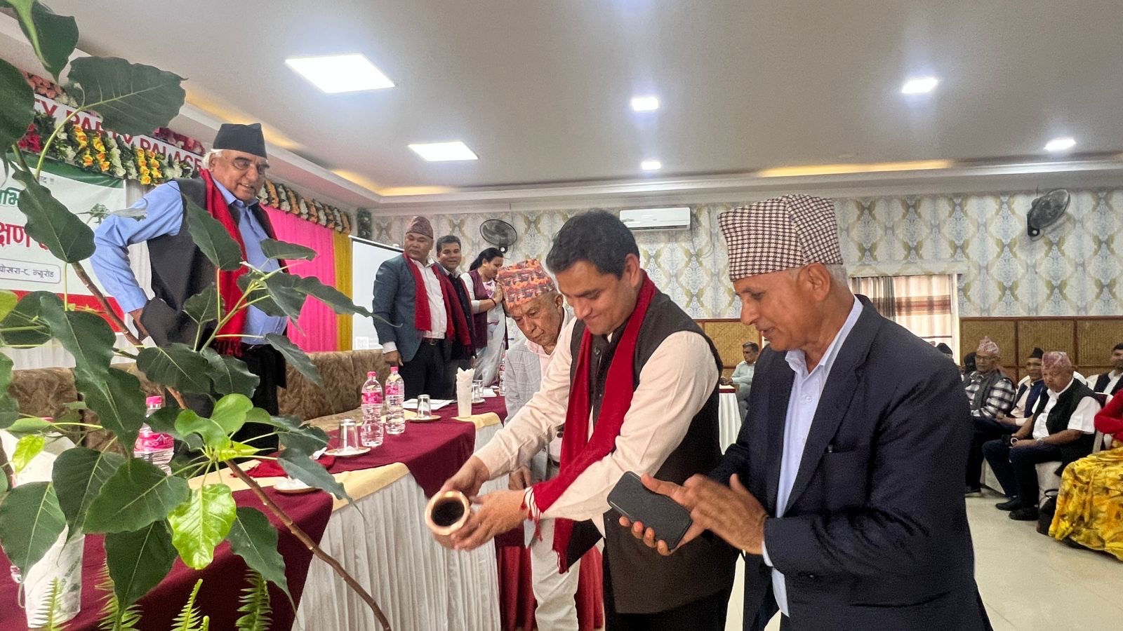 सरकार संविधानअनुसार चल्नुपर्छ : महामन्त्री पौडेल