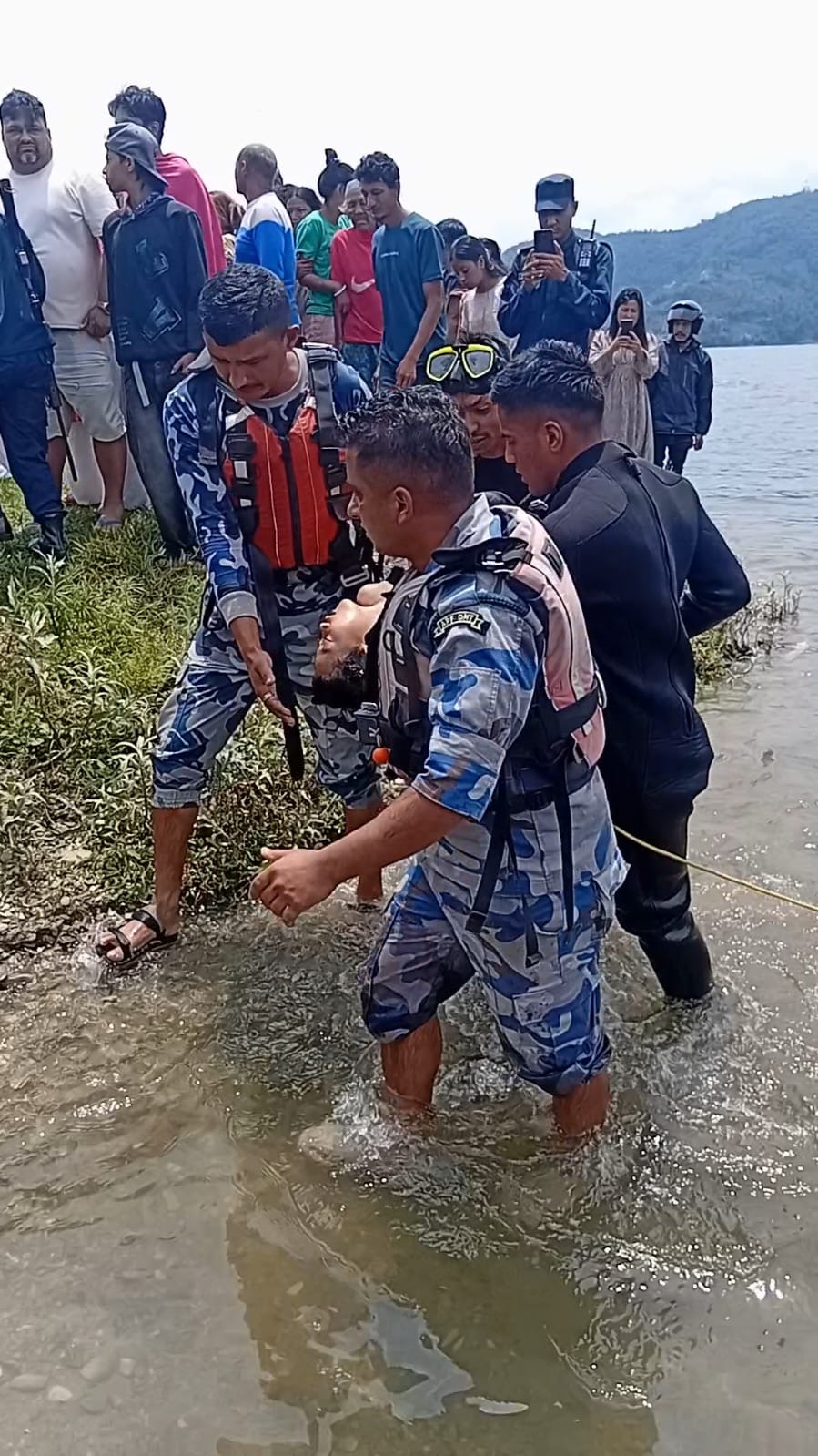  फेवातालमा पौडी खेल्ने क्रममा बेपत्ता बालकको सशस्त्र प्रहरीद्वारा उद्धार, उपचारका क्रममा निधन