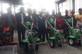 कृषकलाई कृषि सामग्री तथा उपकरण वितरण