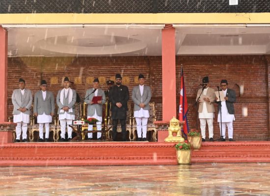 नवनियुक्त मन्त्रीद्वय गुरुङ र पुनद्वारा पद तथा गोपनीयताको शपथ