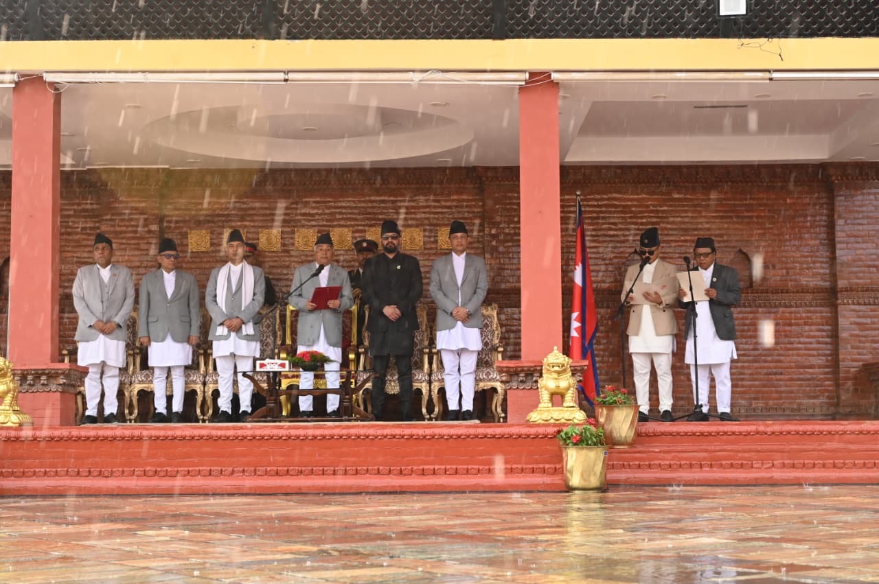 नवनियुक्त मन्त्रीद्वय गुरुङ र पुनद्वारा पद तथा गोपनीयताको शपथ