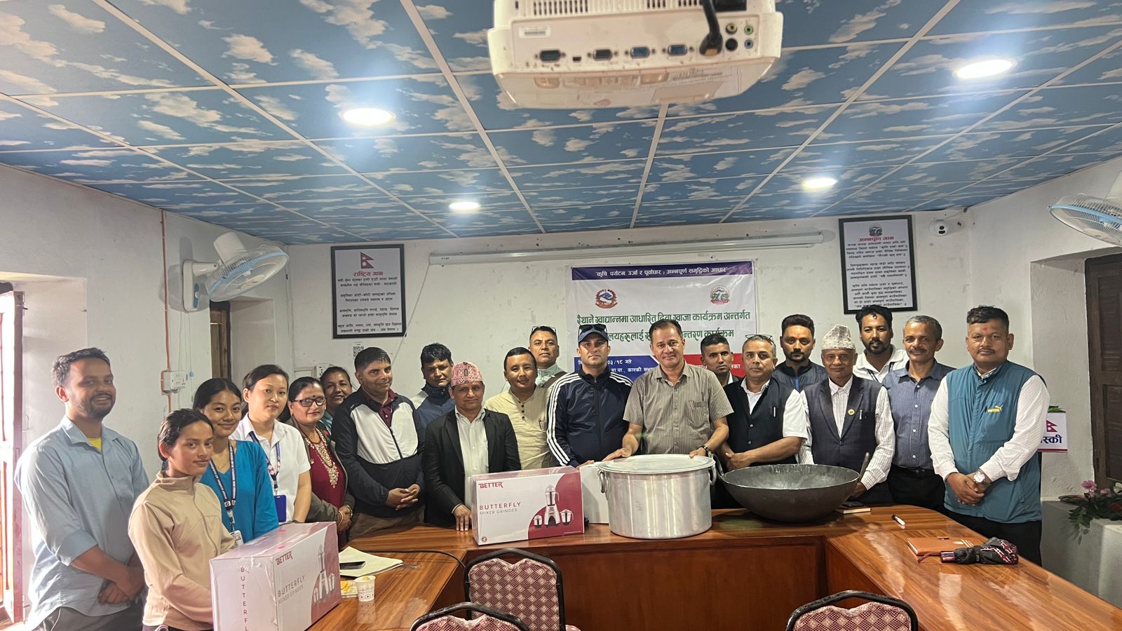 रैथाने बालीमा आधारित दिवा खाजा कार्यक्रम प्रभावकारी बनाउन अन्नपूर्ण गाउँपालिकाद्वारा विद्यालयलाई भाँडाकुँडा हस्तान्तरण