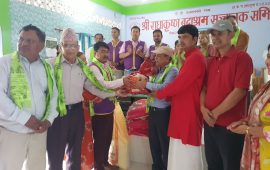 वैवाहिक वर्षगाँठको अवसरमा क्लबद्वारा वृद्धाश्रममा खाद्यान्न वितरण
