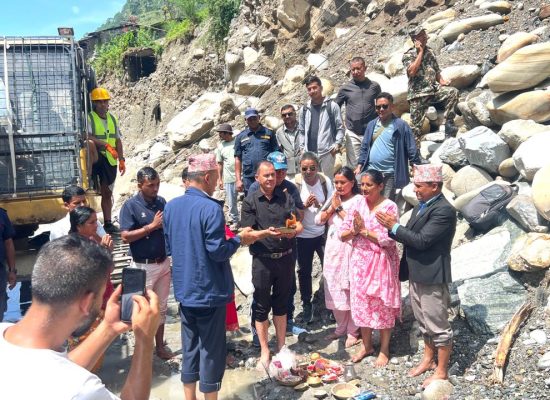 भूमिपूजासँगै घान्द्रुक सडक पुनर्निर्माणमा जुट्यो सिंगो समाज