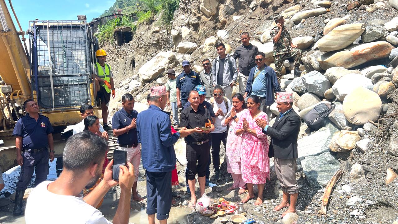 भूमिपूजासँगै घान्द्रुक सडक पुनर्निर्माणमा जुट्यो सिंगो समाज
