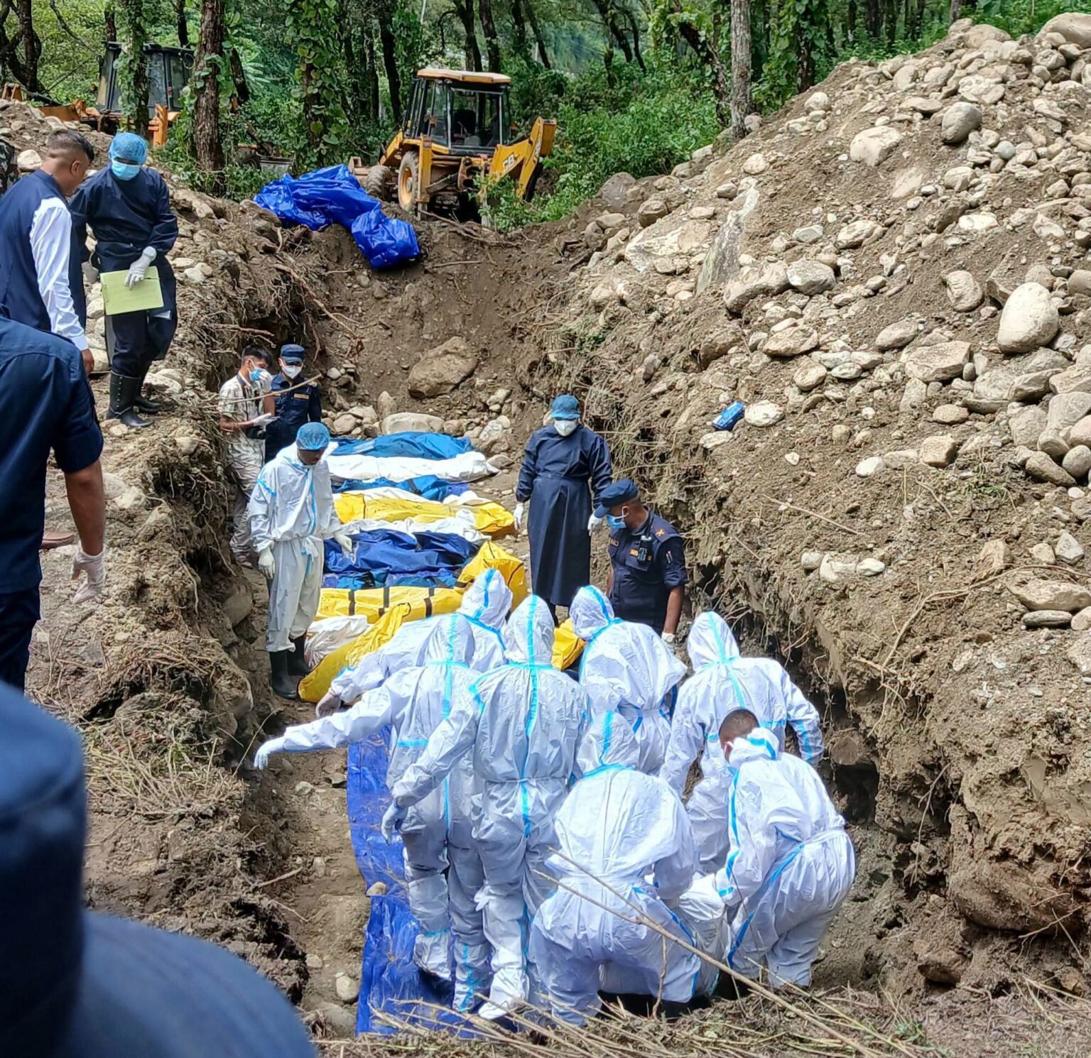 त्रिशूली र नारायणी किनारमा भेटिएका पहिचान नखुलेका शवको व्यवस्थापन सुरु