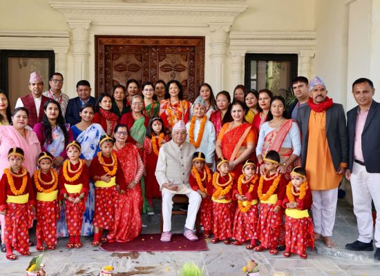राष्ट्रपति पौडेलद्वारा नवकन्याको पूजाअर्चना